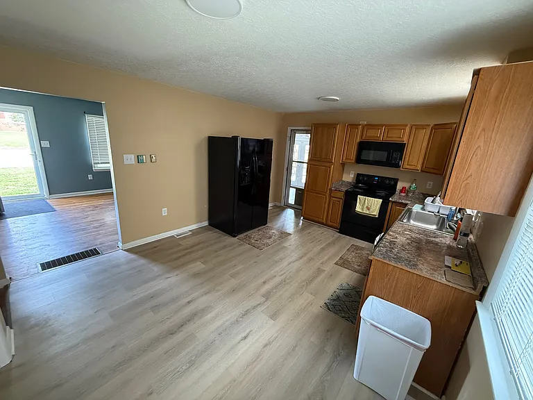 123 Chris Dr — Photo 13