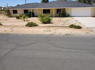 20592 Powhatan Rd, Apple Valley, CA 92308