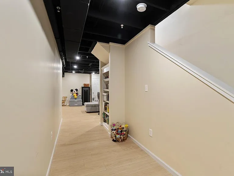 537 Brookwood Dr — Photo 15