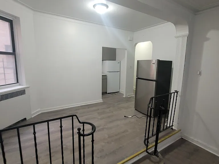 85 McClellan St #B2 — Photo 5