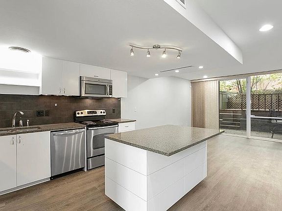 Open living, spacious and bright