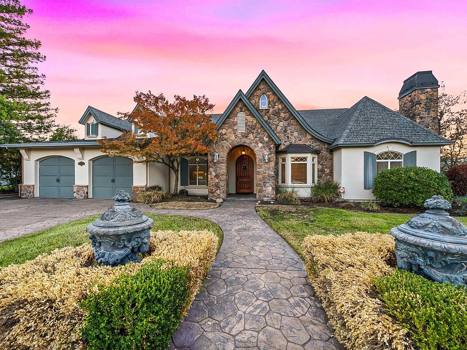 1st image of 2490 Crescent Moon Ct
