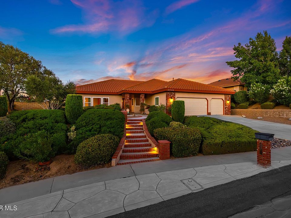 1st image of 41504 Bristle Cone Dr