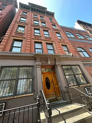 Rented by Batra Group Inc | media 16