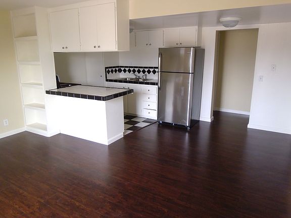2nd image of 218 Lake Shore Ter APT 6