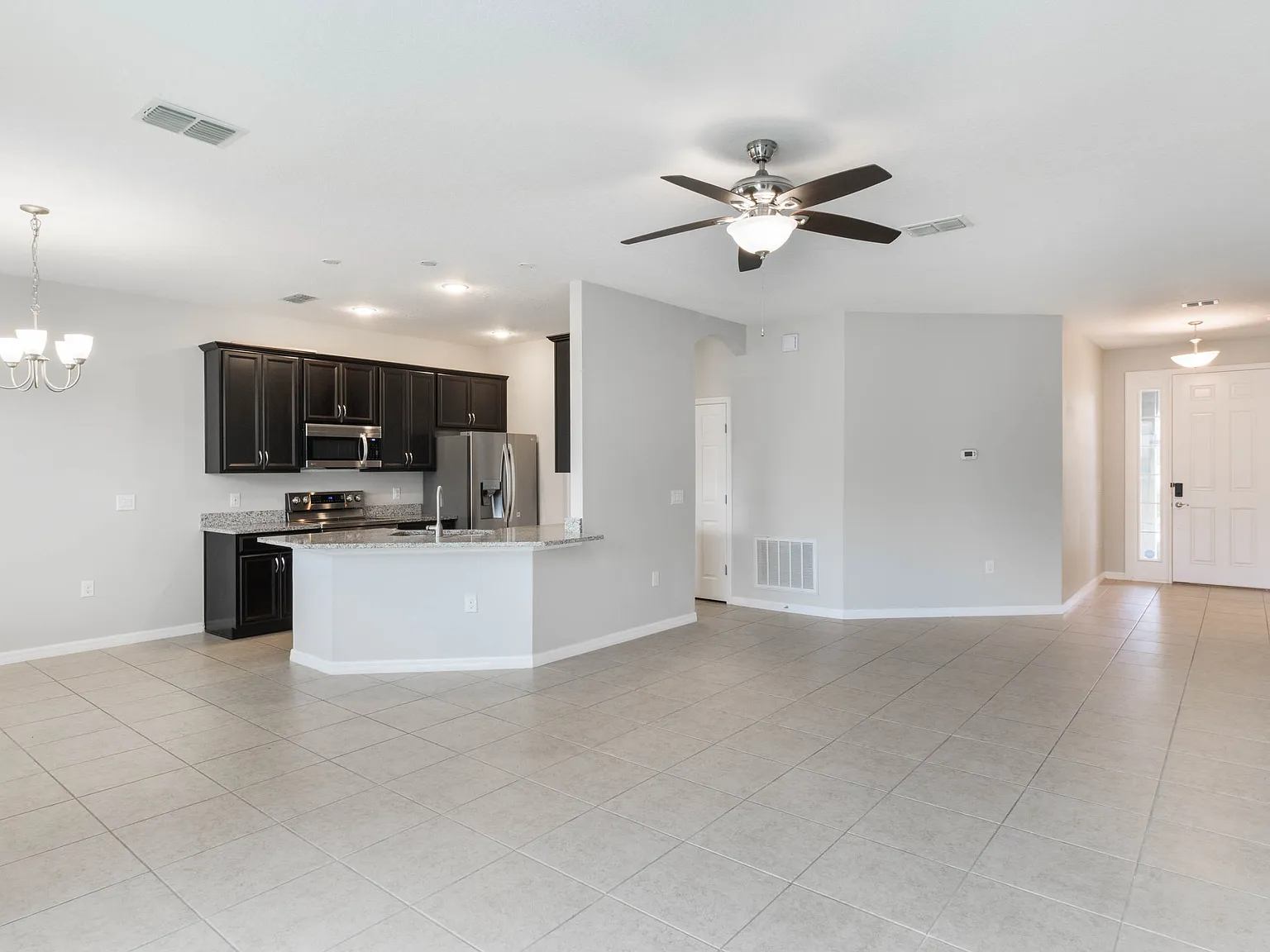 3 bed, 1571 sqft, $2,100 — Photo 4
