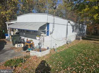 743 Lake Dr, Mount Wolf, PA