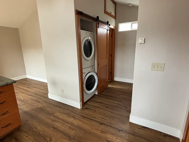 529 Hacienda Dr — Photo 8