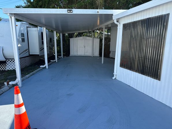 27 Pine Ridge Dr