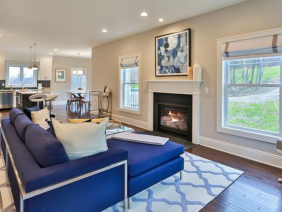 4th image of 624 Pamela Ln