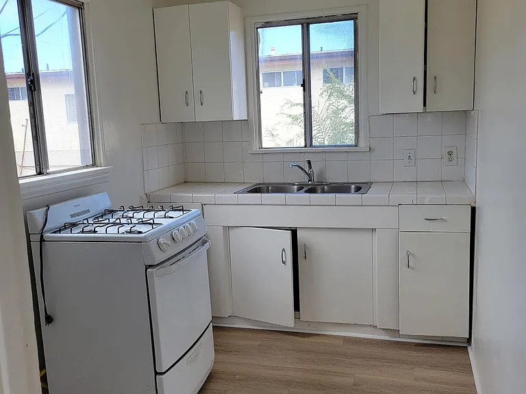 25707 President Ave #25707 — Photo 10