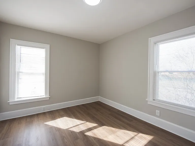 2112 Lincoln Ave — Photo 4