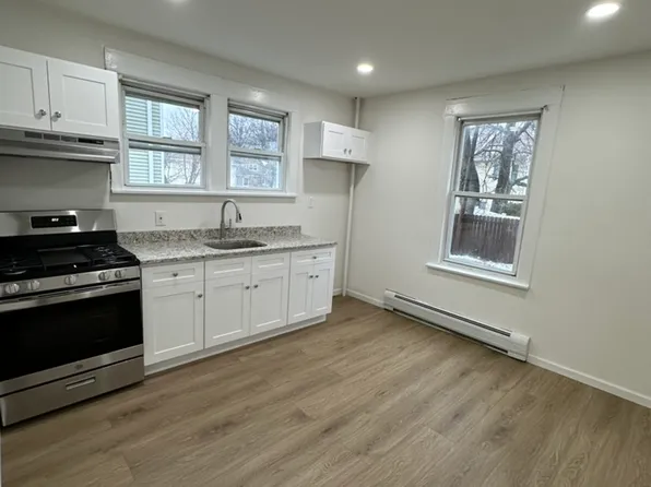 19 Colling Ave APT 2, Rochelle Park, NJ 07662