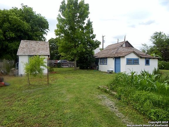3rd image of 1102 Gentilz St