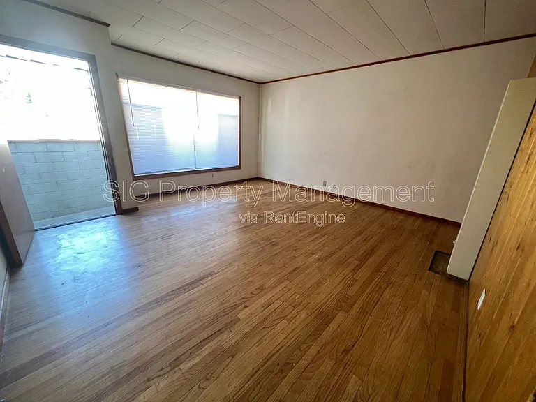 10222 McClemont Ave — Photo 4