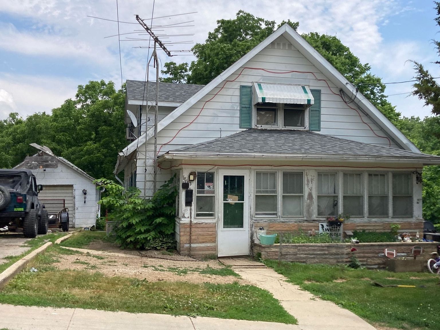 113 N College St, Mount Carroll, IL 61053 Zillow