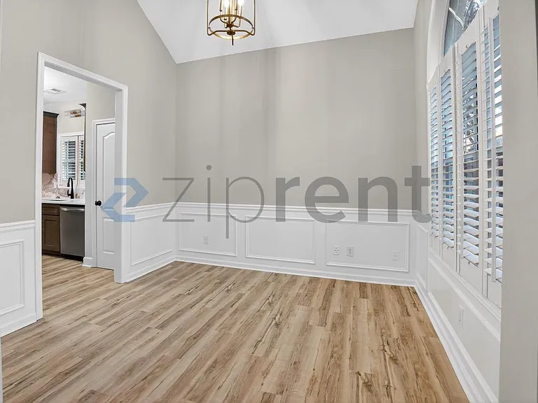 4584 Garden City Dr — Photo 9