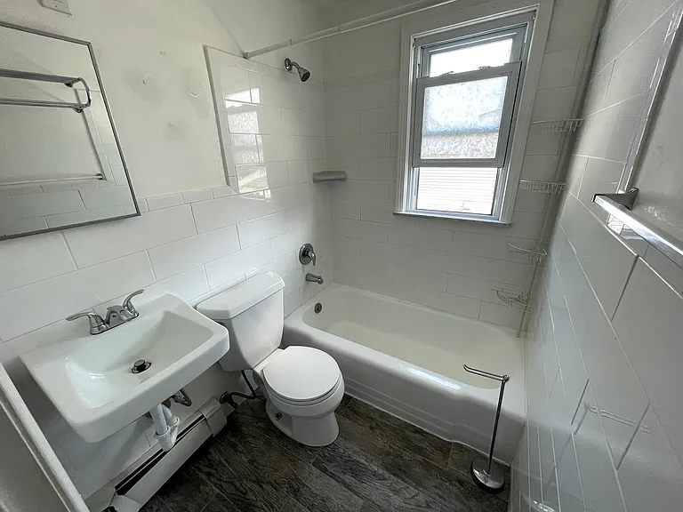 112 Highland Ave #2 — Photo 3