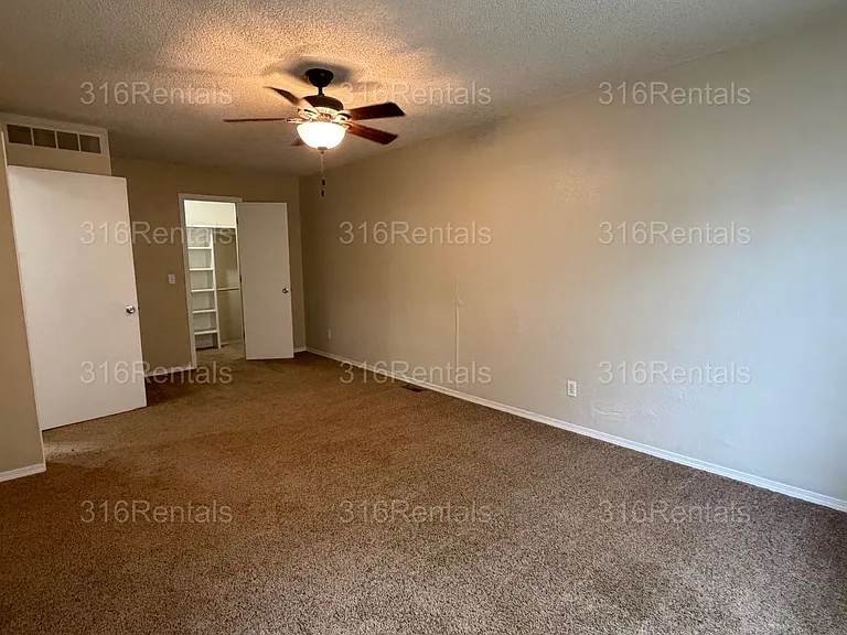 501 W Clark Ave — Photo 11