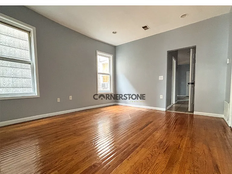 483 Avon Ave — Photo 8