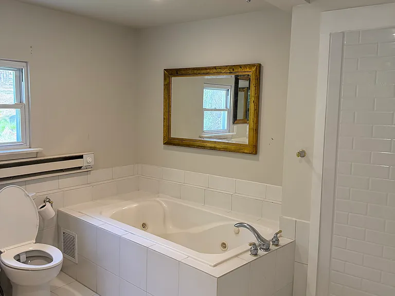 800 Hallet Rd — Photo 10
