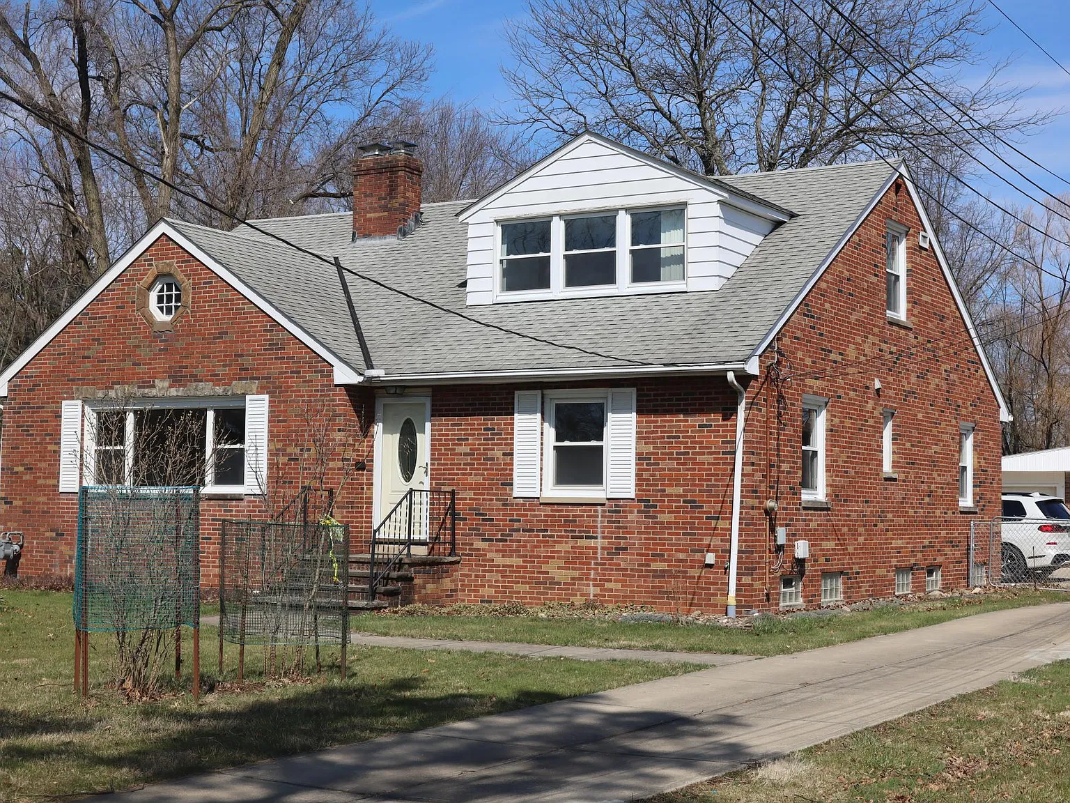 11530 W Sprague Rd — Photo 1