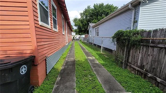 2019 Louisa St — Photo 14