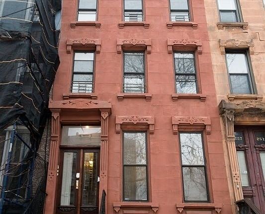 2nd image of 255 Madison St #3