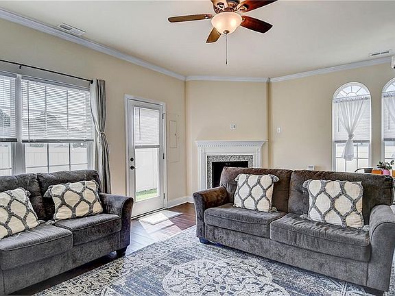 5th image of 2837 Estella Dr #1