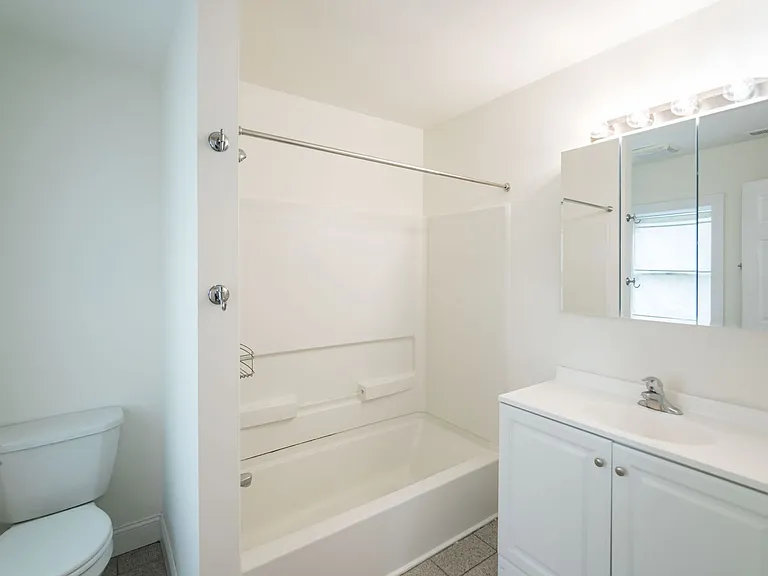 535 Spruce St — Photo 10