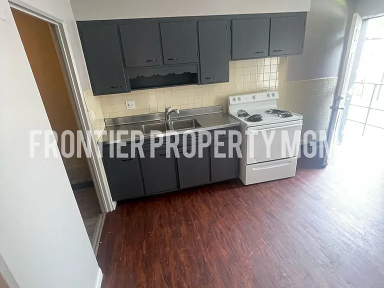 1000 Wild Cherry Ln — Photo 4