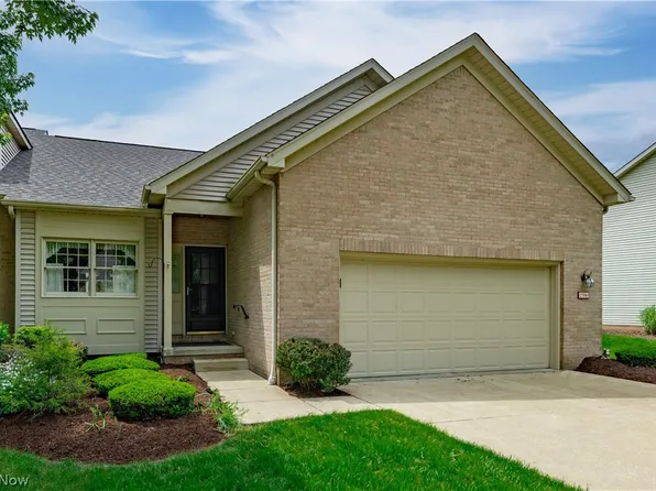 2556 Cardington Grn, Uniontown, OH 44685