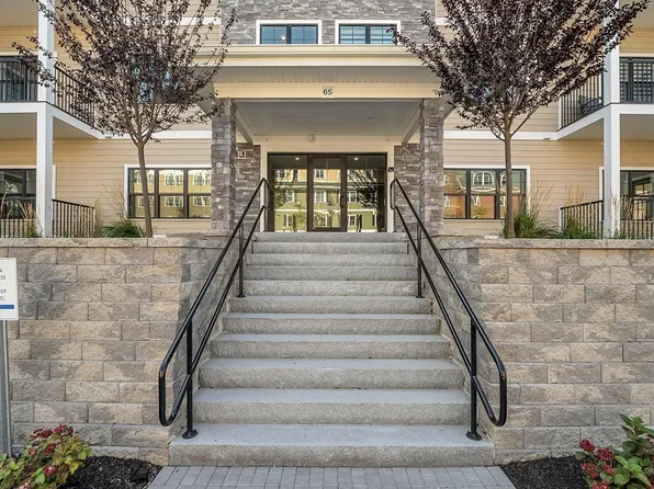 55 Pointe Place Rd #106, Dover, NH 03820