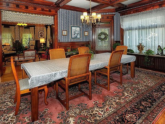 Dining, Mahogany woodwork