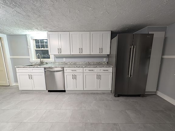 2nd image of 6A Roy St #6A