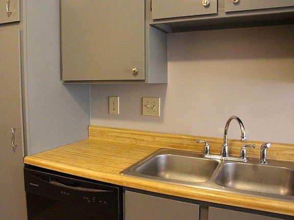5th image of 32 Providence Dr APT 20
