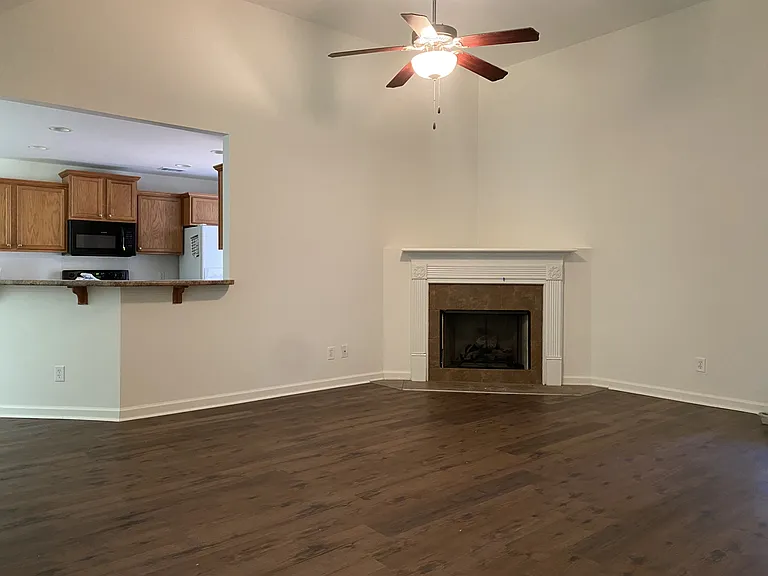 1540 Bradley Blvd — Photo 3