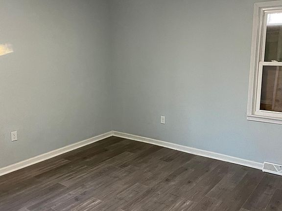 4th image of 5209 Webster Ave #1