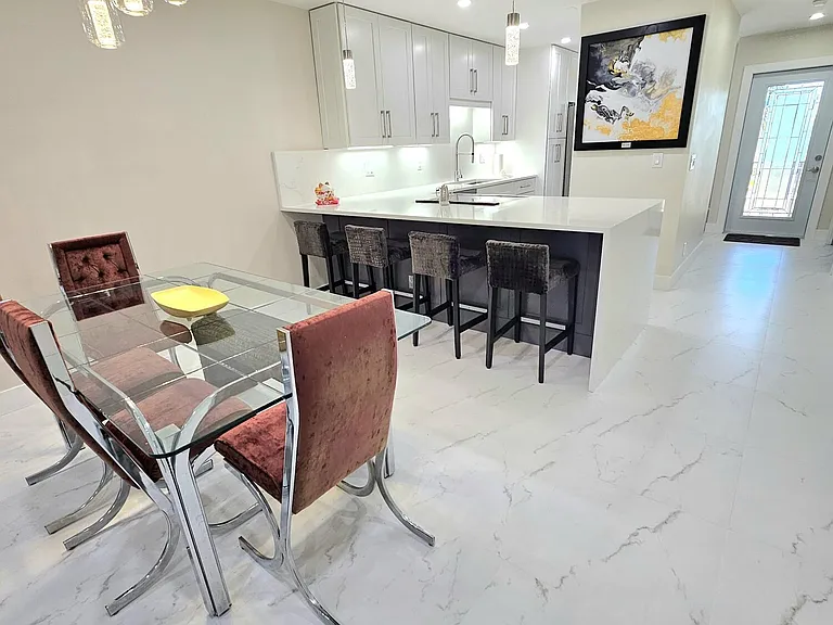 1631 NW 18th Ave #201 — Photo 18