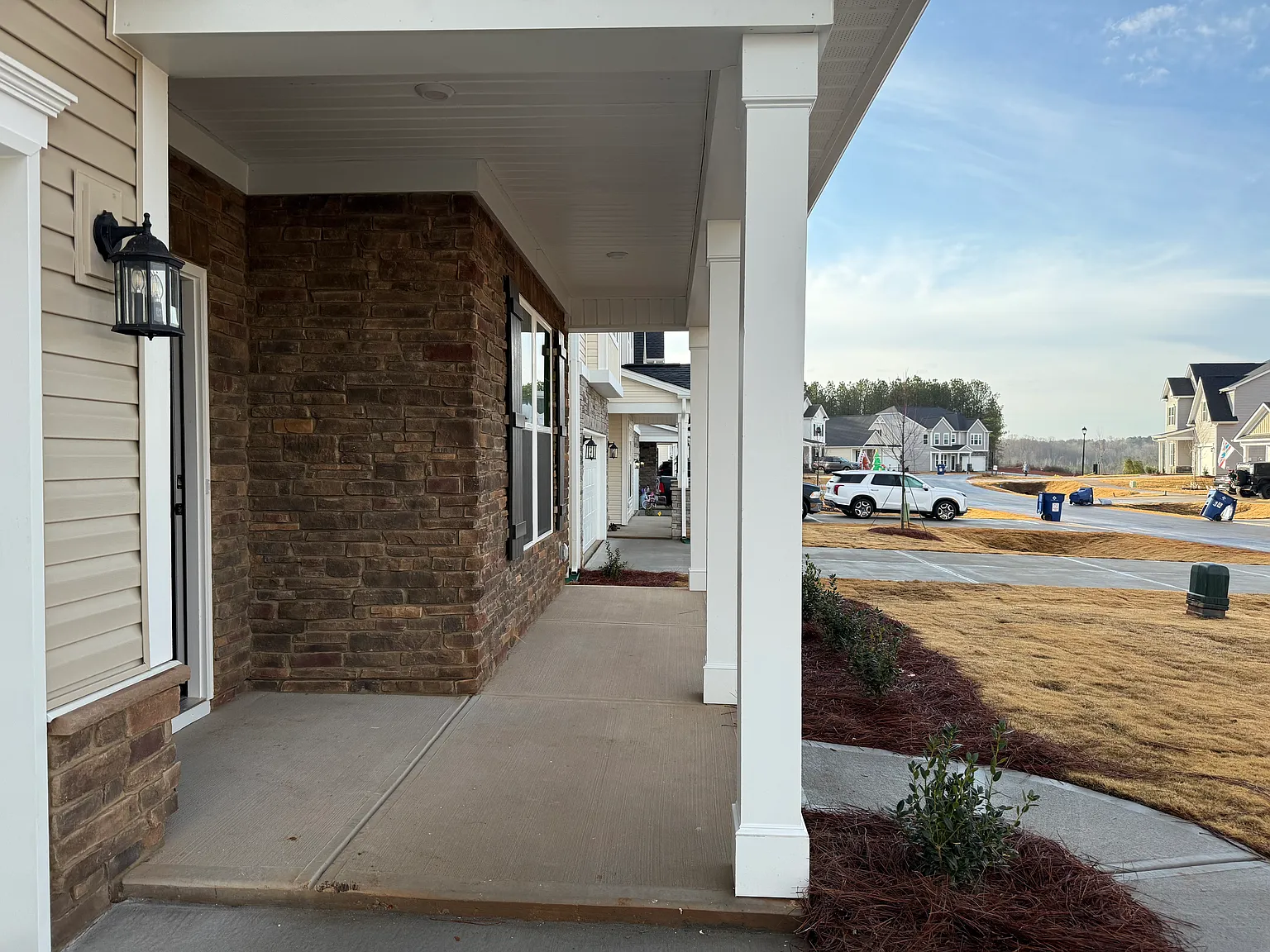 5 bed, 3.5 bath, 3200 sqft, $3,000 — Photo 2