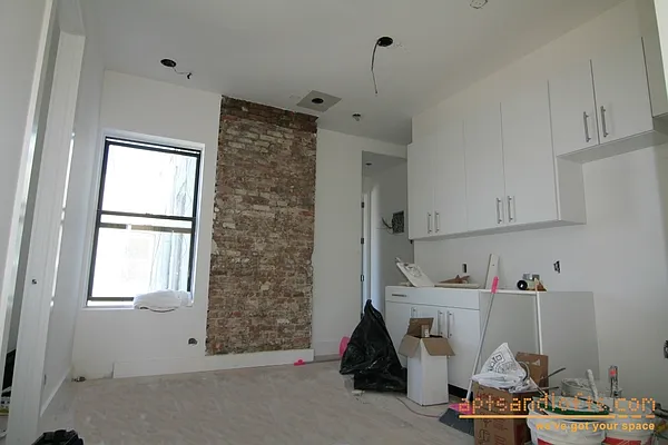 Rented by aptsandlofts.com | media 25