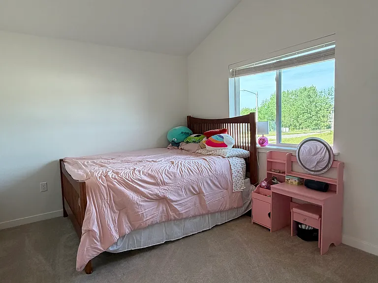 84 Huntington Dr — Photo 16