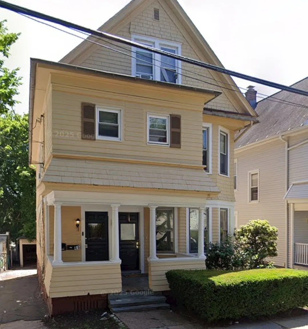 4 bed, 1612 sqft, $2,400 — Photo 1