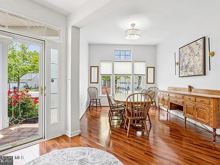 50 Sedona Blvd — Photo 16