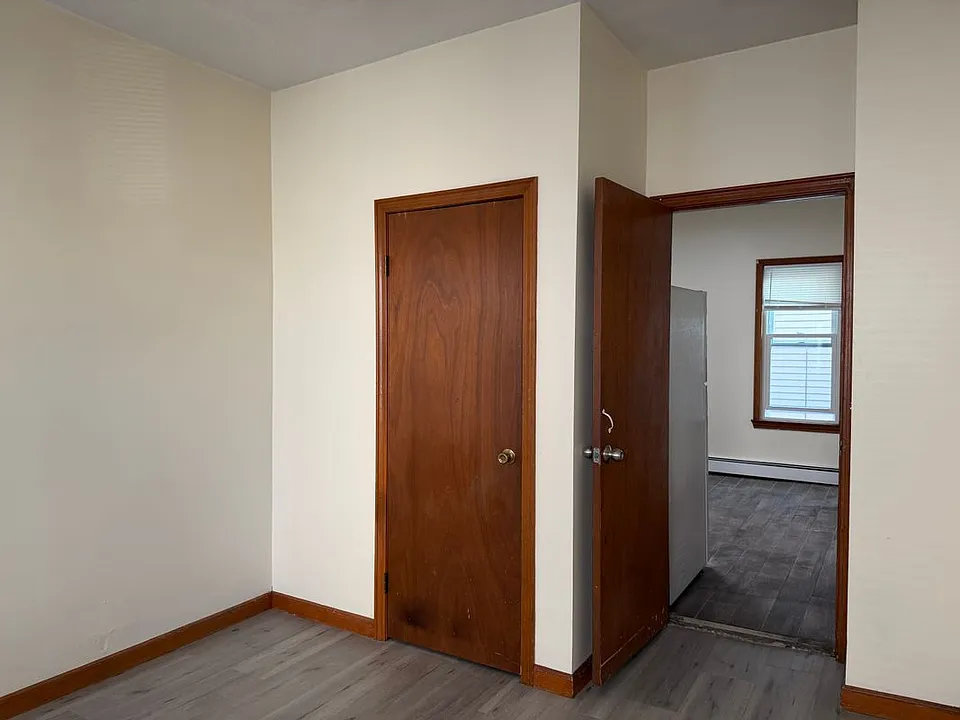 102 Vernal St #2