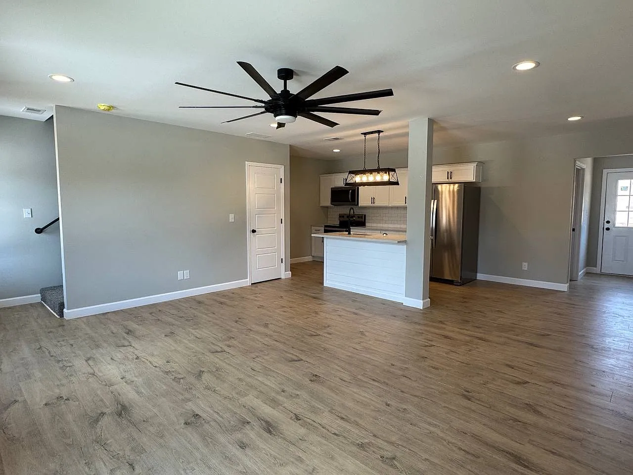 3 bed, 1400 sqft, $1,500 — Photo 3