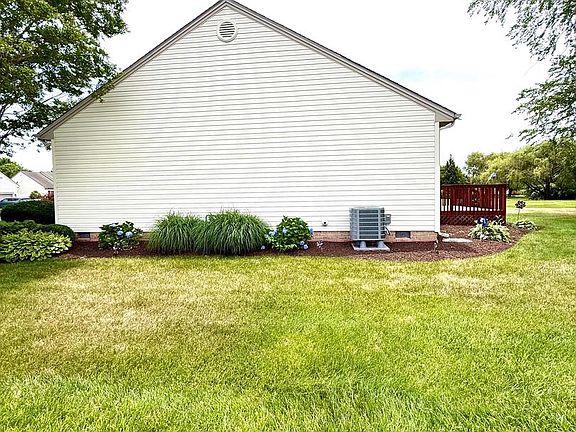 2nd image of 5976 Tappan Ln