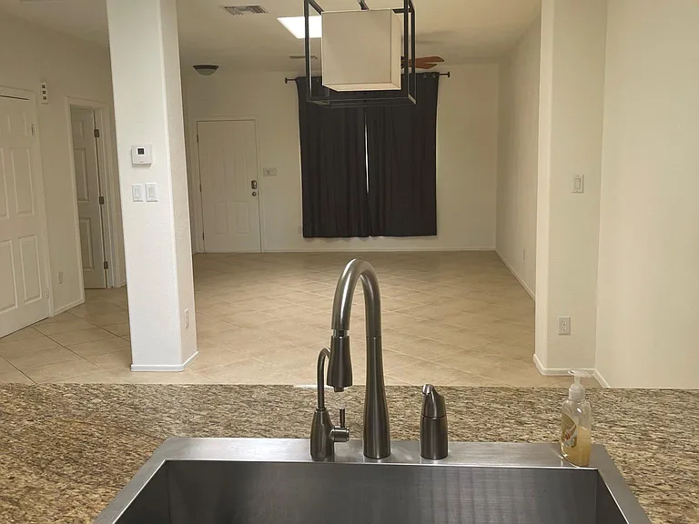 10209 S Del Rey Dr — Photo 3