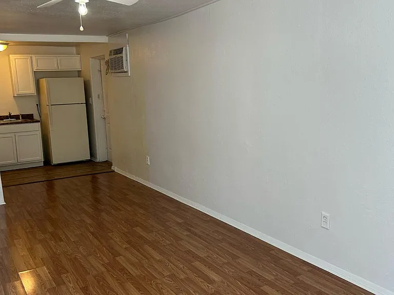 18 W 43rd St #20 — Photo 3