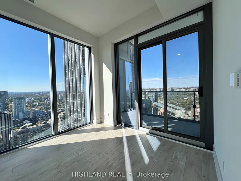 8 Cumberland St #3802 — Photo 13